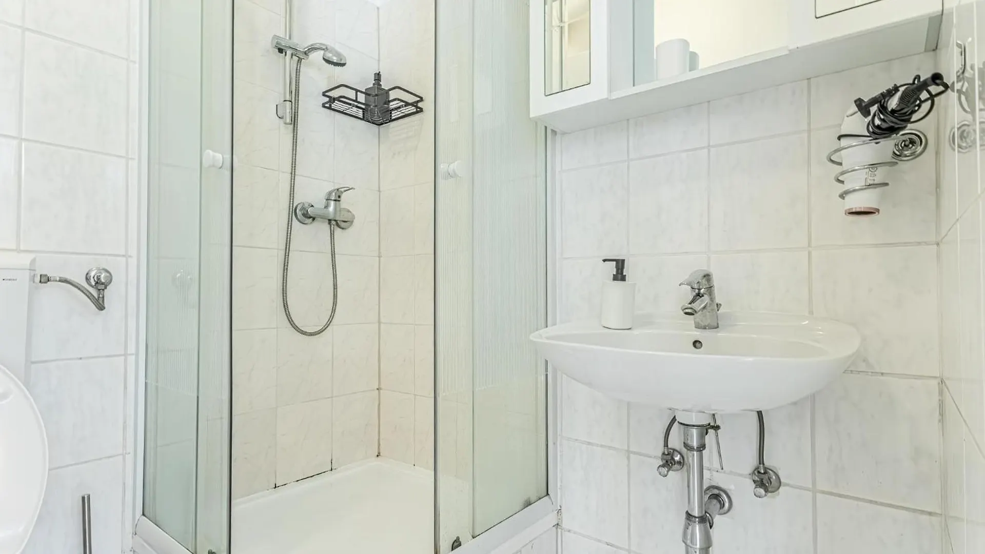 Modern 1Br Apartment Close To Westbahnhof Vienna 0*,  Austria